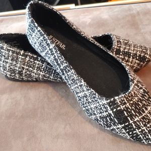 NWOT Just Fab ballet flats Size 7. Run large
